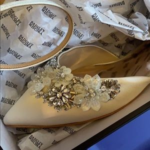 Badgley Mischka beautiful white flats